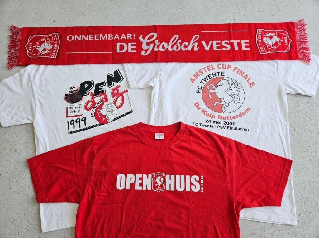 Fanpakket FC Twente: 3 t-shirts (XL) en sjaal, Ophalen of Verzenden, Zo goed als nieuw, F.C. Twente, Shirt