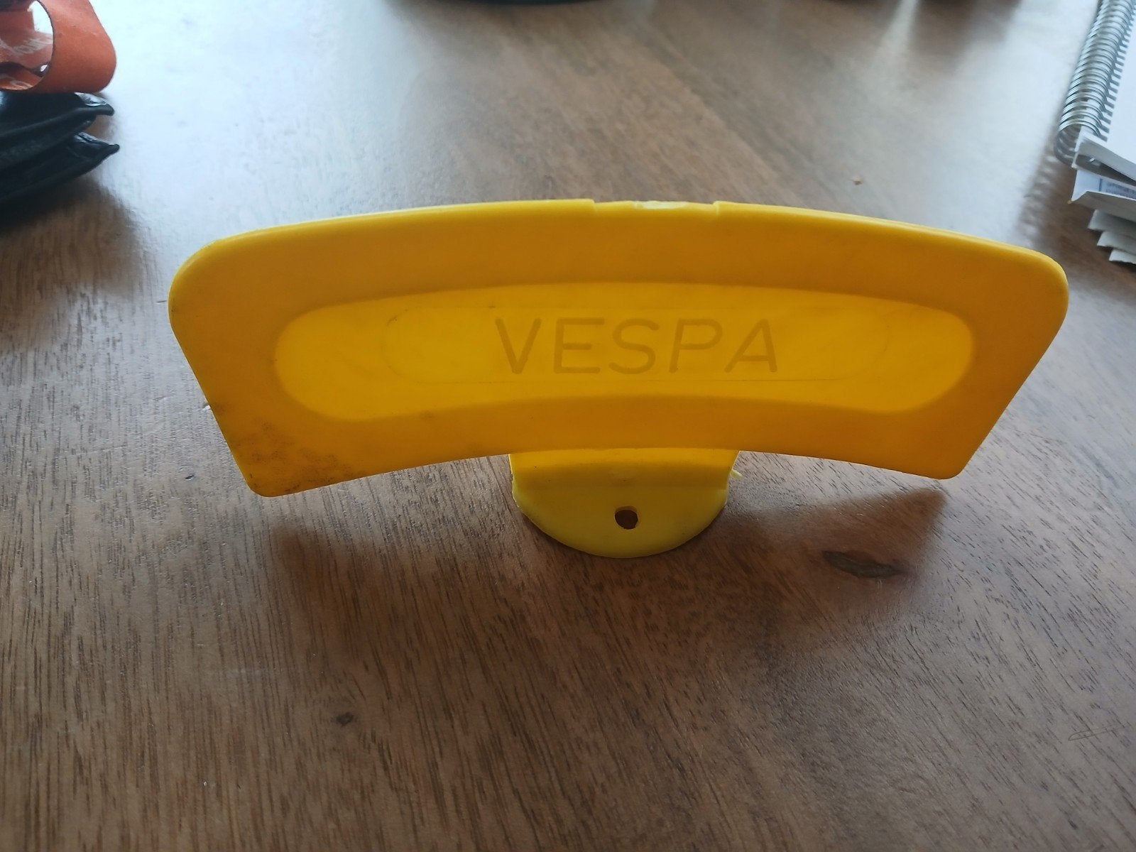 Vespa geel brommerplaatje, Ophalen of Verzenden, Nieuw