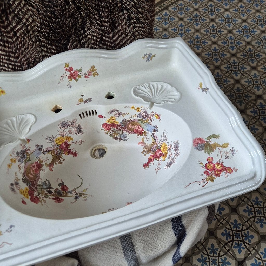 Grote antieke wastafel met bloemdecor in kleur 71,5x52cm, Ophalen