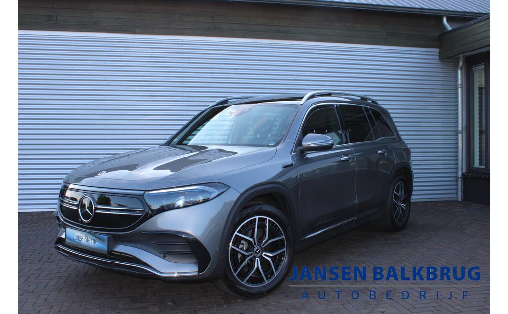 Mercedes-Benz EQB 300 4MATIC AMG Line 67 kWh PANORAMADAK, Automaat, 12 maanden, 2175 kg, Gebruikt