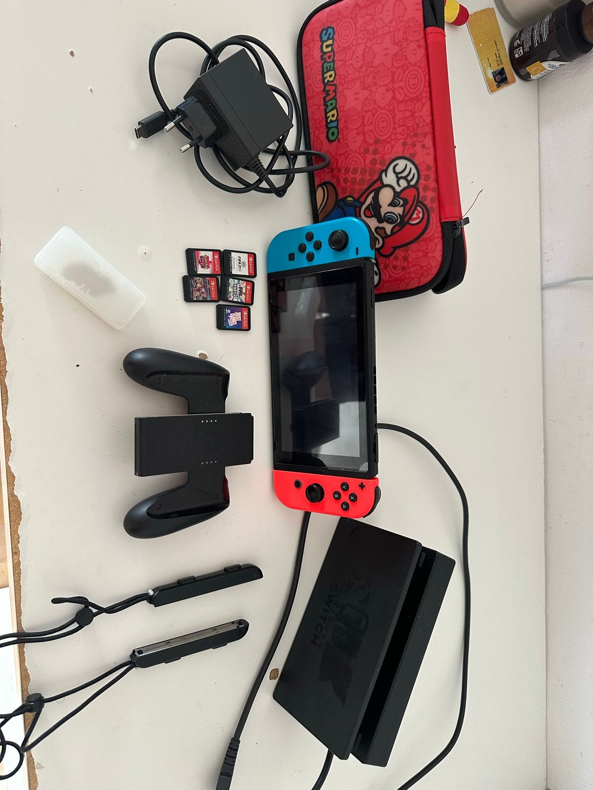 Nintendo Switch met 5 games en accessoires, Ophalen, Met 2 controllers, Switch Original, Gebruikt