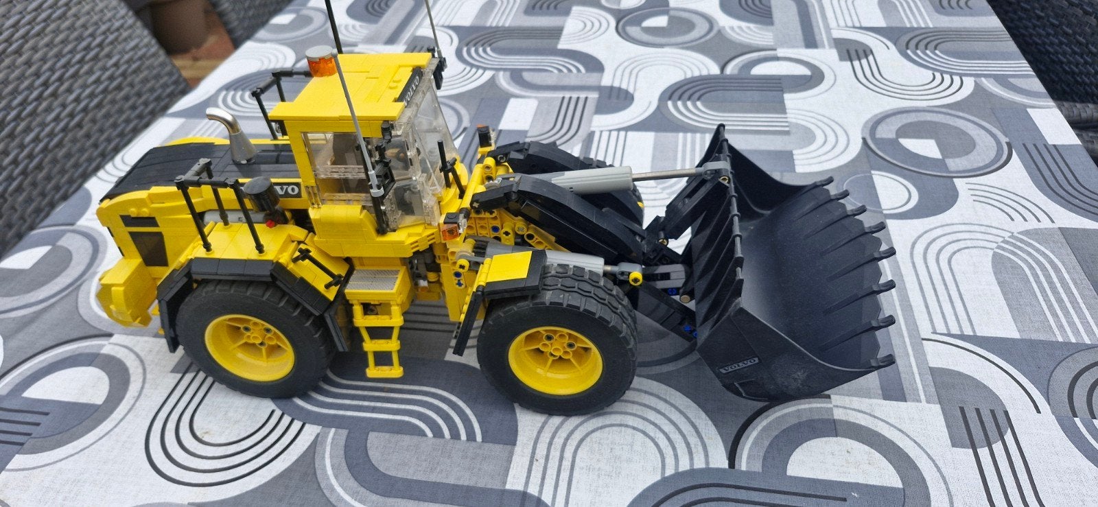 LEGO Technic Volvo L250G Wiellader (MOC-3799), Ophalen, Zo goed als nieuw, Overige merken