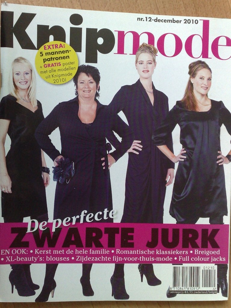 Knipmode december 2010 , perfecte zwarte jurken, ochtendjas, Hobby en Vrije tijd, Kledingpatronen, Verzenden, Zo goed als nieuw