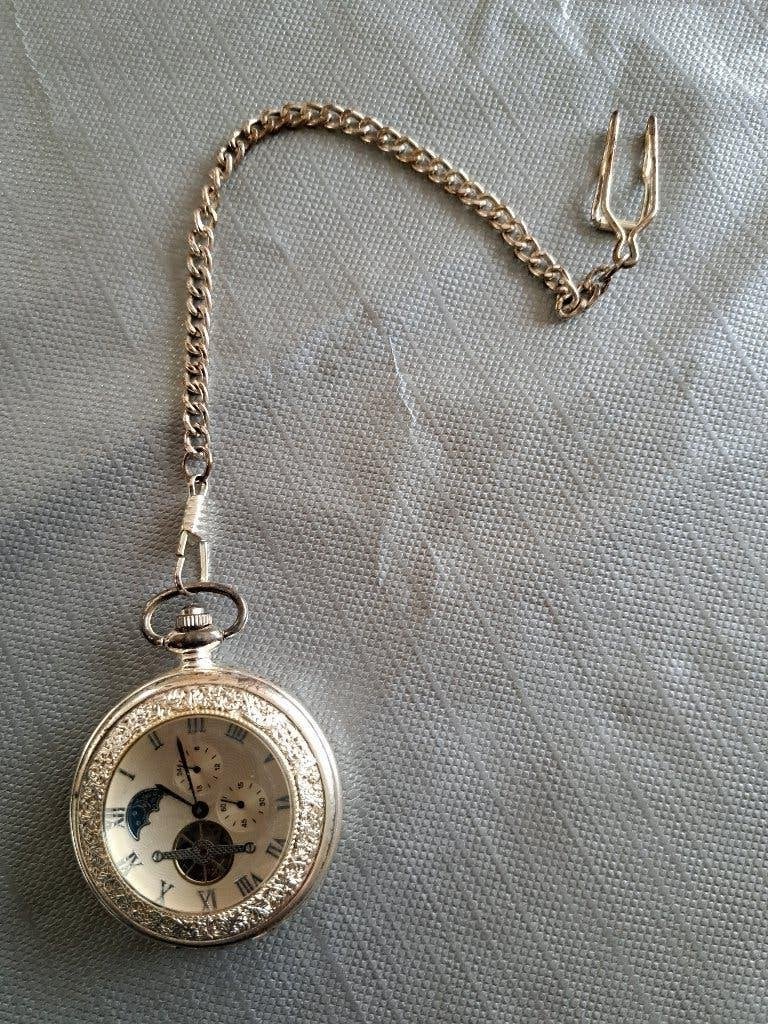 Zakhorloge verzilverd met ketting, Overige merken, Zakhorloge, Ophalen of Verzenden, Met ketting