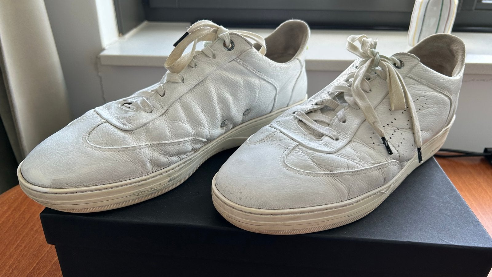 Floris van Bommel Witte Sneakers Maat 10,5, Kleding | Heren, Ophalen of Verzenden, Gedragen, Wit, Sneakers of Gympen