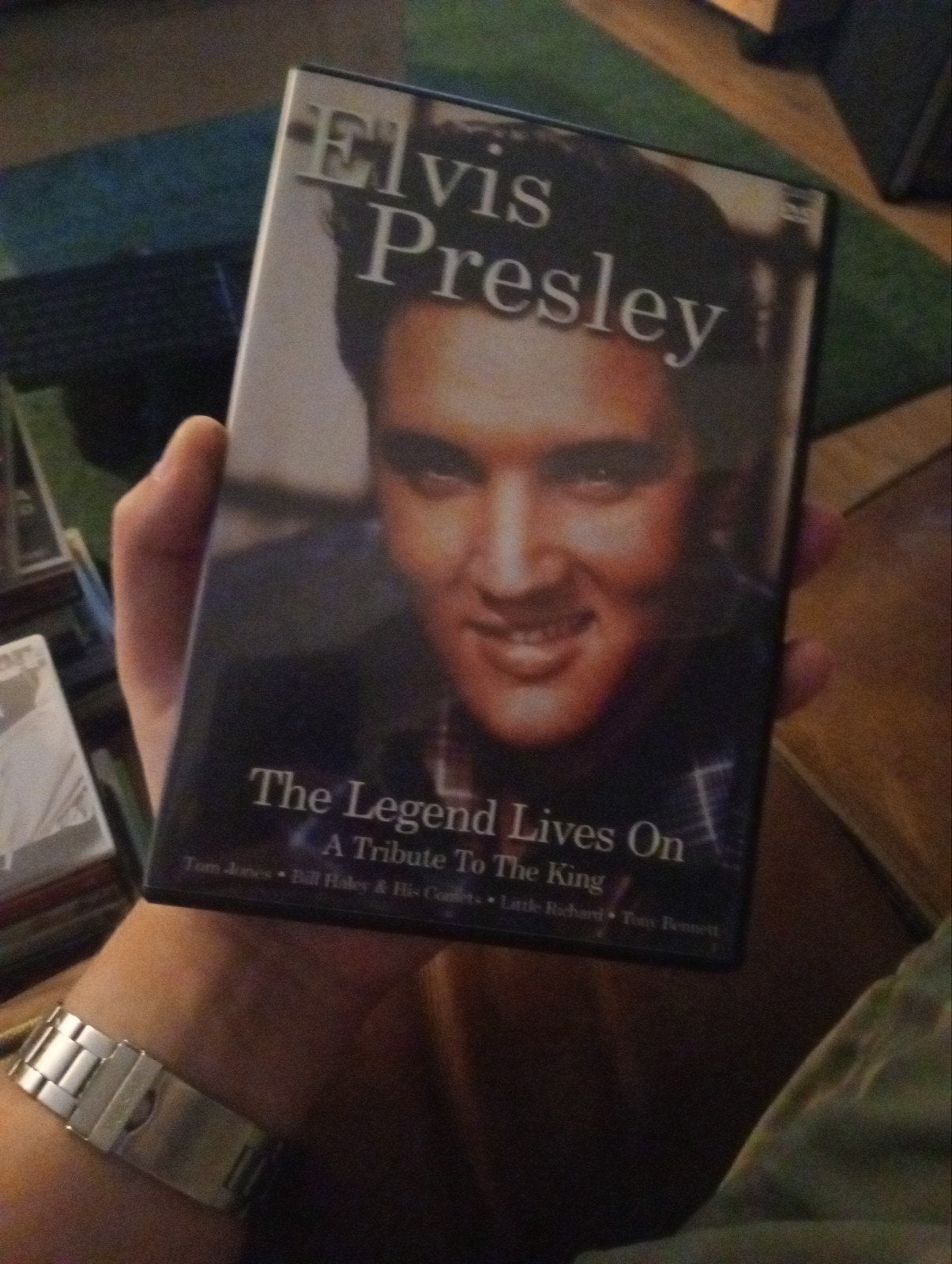 Elvis Presley: The Legend Lives On DVD, Ophalen of Verzenden, Gebruikt, Engels, Alle leeftijden