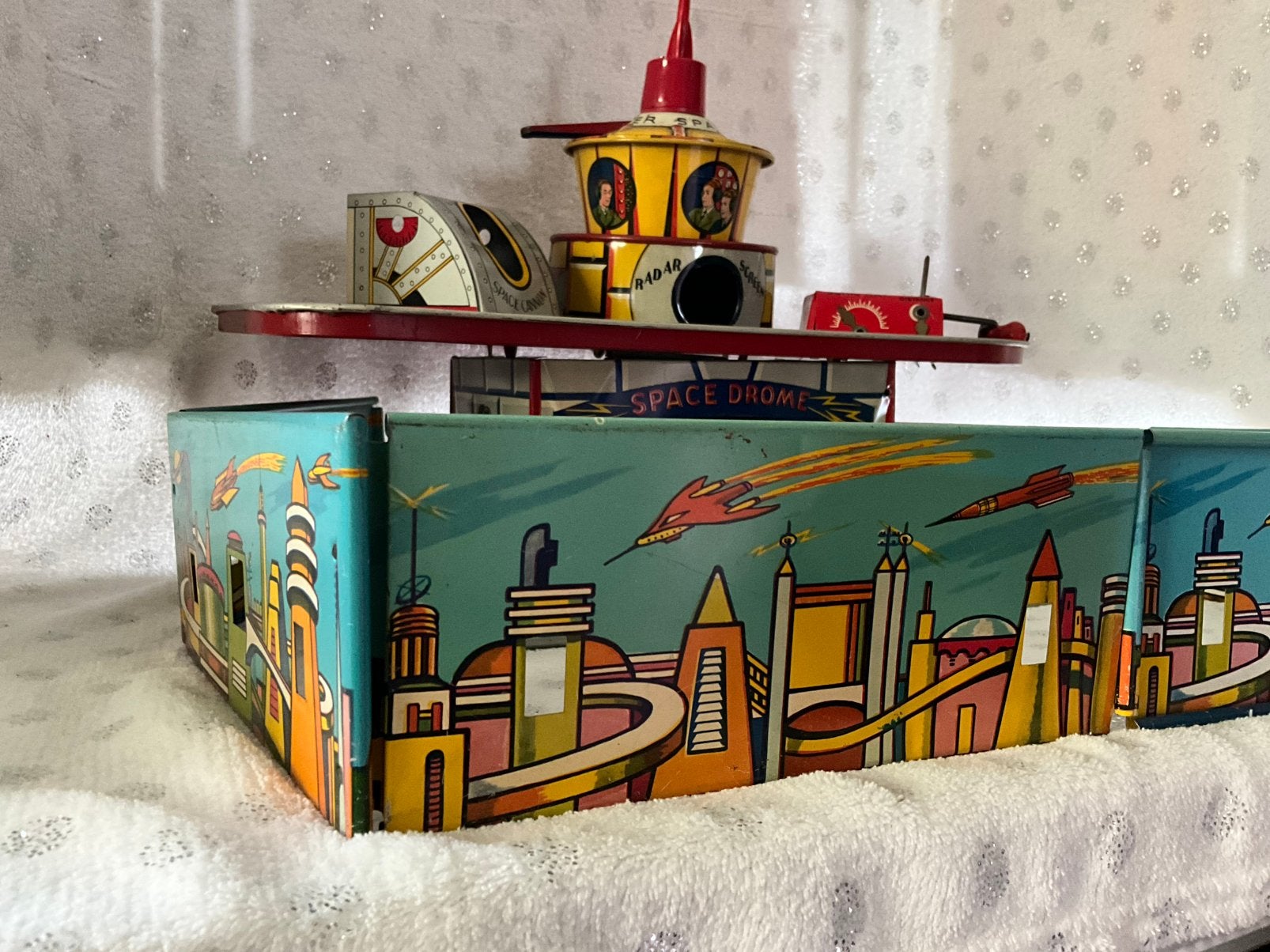 Antieke blikken Space Station Superior Space PortT Cohn zgan, Ophalen of Verzenden