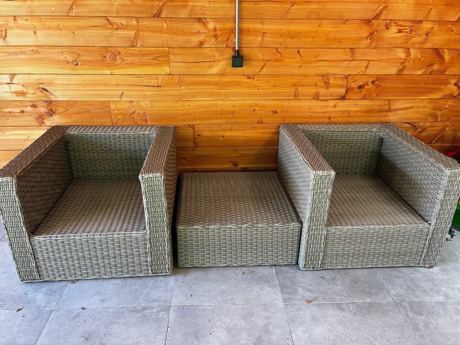 Wicker Loungestoelen met bijzettafel, Tuin en Terras, Tuinsets en Loungesets, Gebruikt, Loungeset, Wicker, Stoel