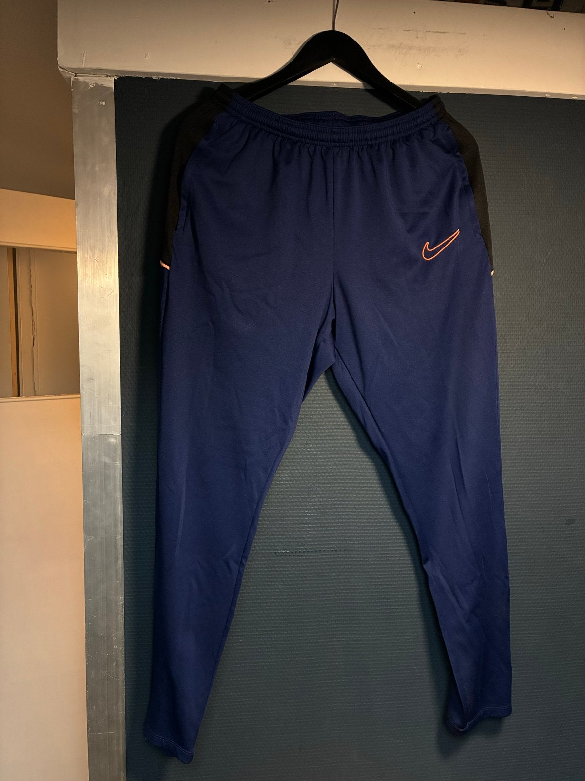 Nike Dri-FIT Trainingspak - Donkerblauw (Shirt & Broek), Maat 52/54 (L), Blauw, Ophalen of Verzenden, Zo goed als nieuw