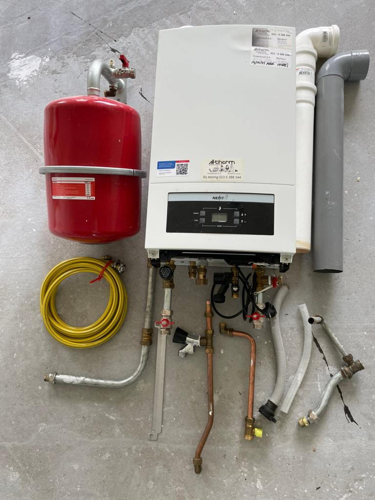 CV Nefit Proline Next HRC 24 / CW4, Ophalen, Gebruikt, Geiser, Minder dan 20 liter
