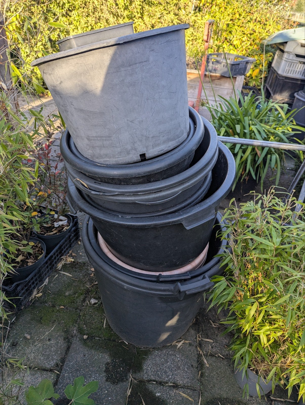 Grote kweekpotten / kuipen / plantenbakken (2 stapels), Ophalen, Kunststof, Gebruikt, Rond