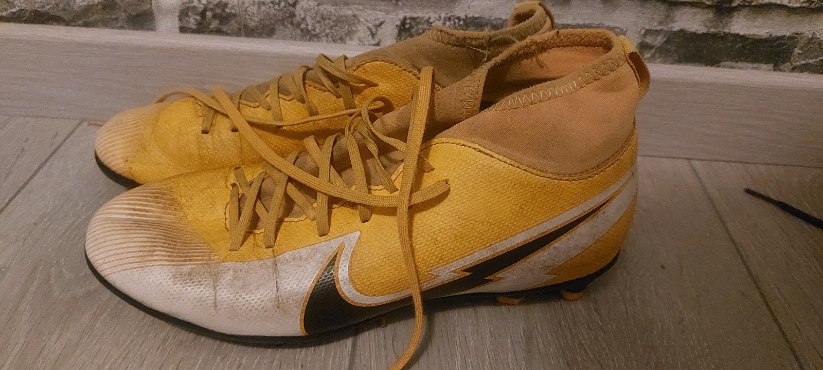 Voetbalschoenen, Maat XS of kleiner, Ophalen of Verzenden, Schoenen