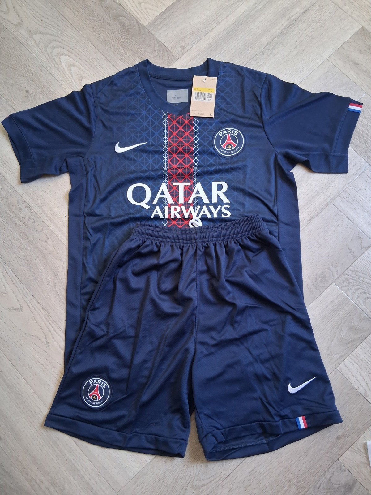 Voetbaltenue Paris Saint Germain, Maat M, Verzenden, Nieuw, Set