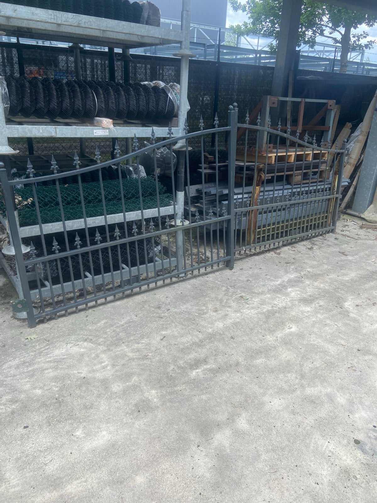 Zwarte Poort - 400 cm breed, 150 cm hoog, Ophalen, Gebruikt, IJzer, Sierhekwerk