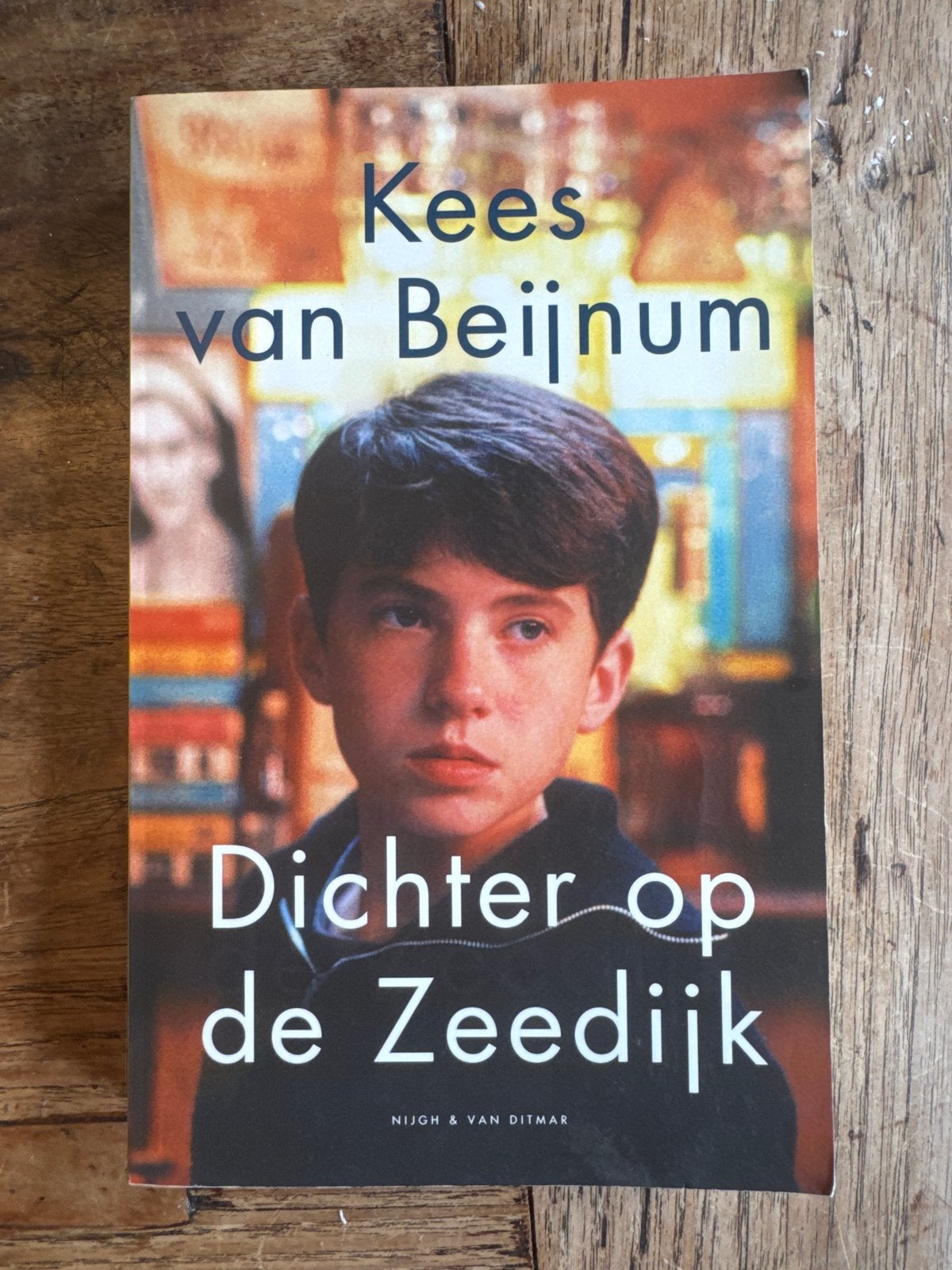 Dichter op de Zeedijk - Kees van Beijnum, Ophalen of Verzenden, Gelezen, Nederland