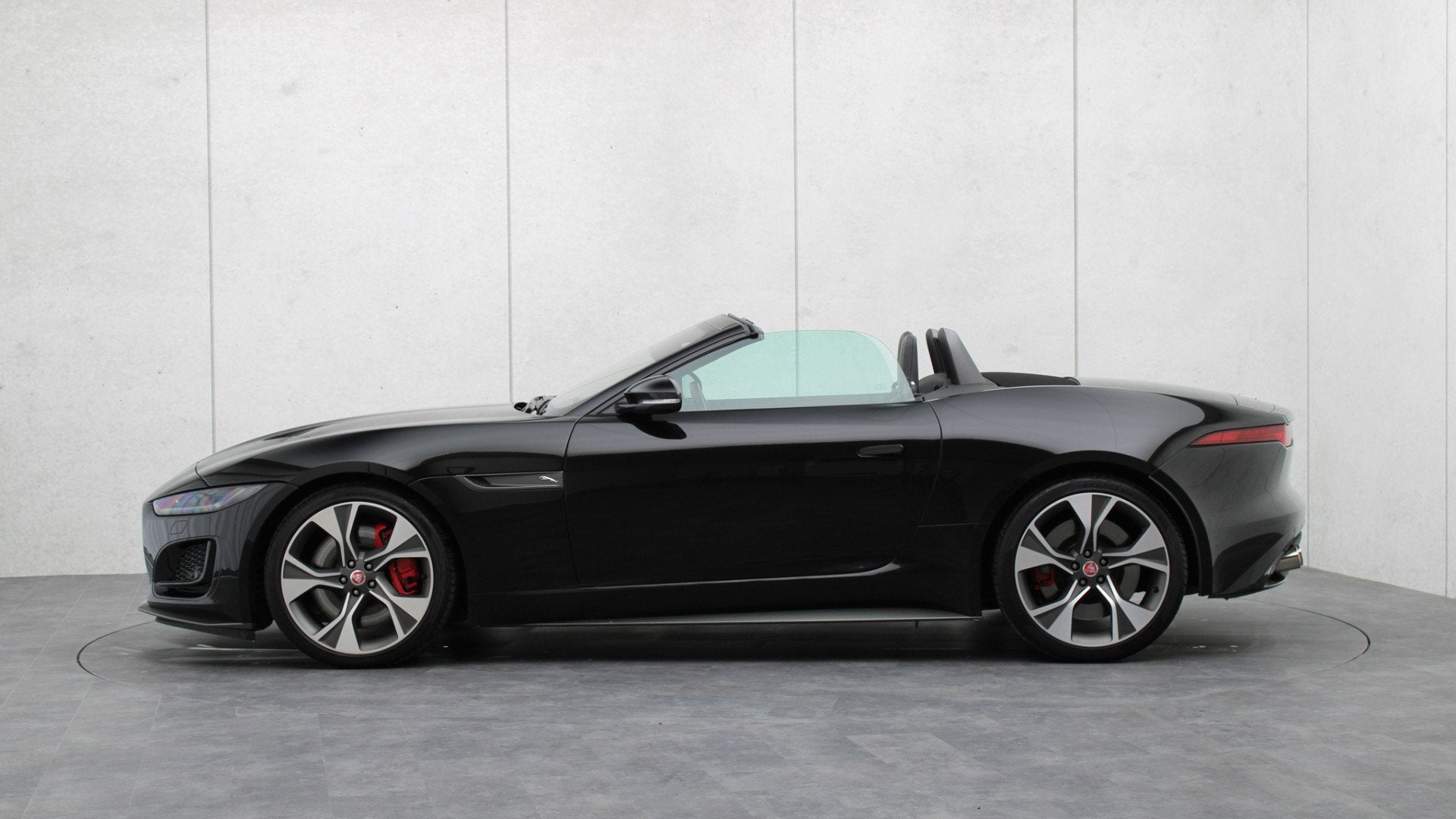 Jaguar F-Type P450 AWD First Edition | Stoelventilatie | Mer, Auto's, 12 maanden, 451 pk, Zwart, Leder