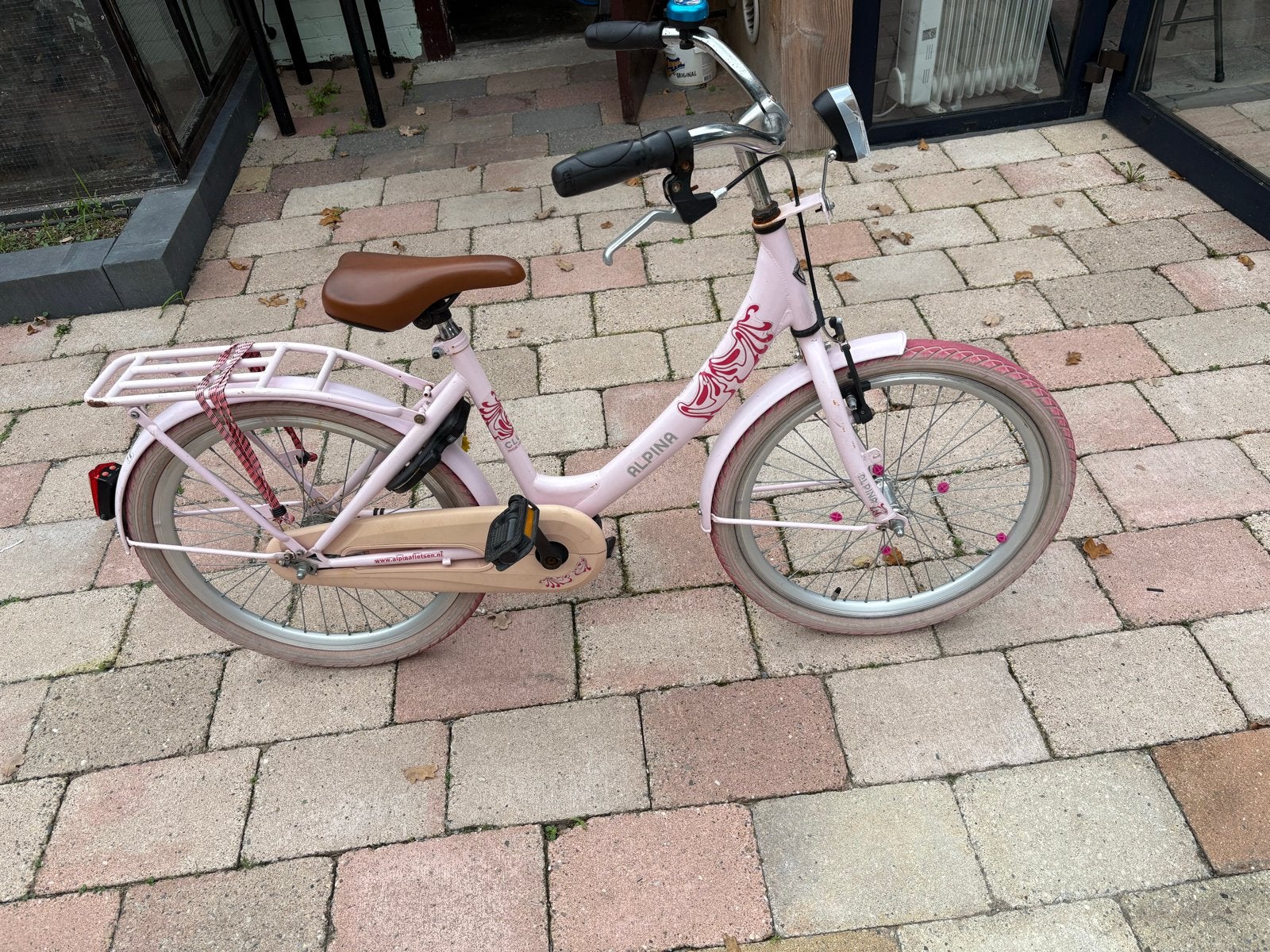 Roze Alpina meisjesfiets 22 inch, Fietsen en Brommers, Ophalen, Gebruikt, 22 inch