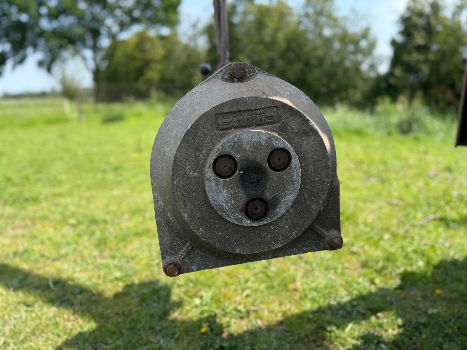 Te koop Samiia  Holmatro lucht gedreven Lier, Ophalen