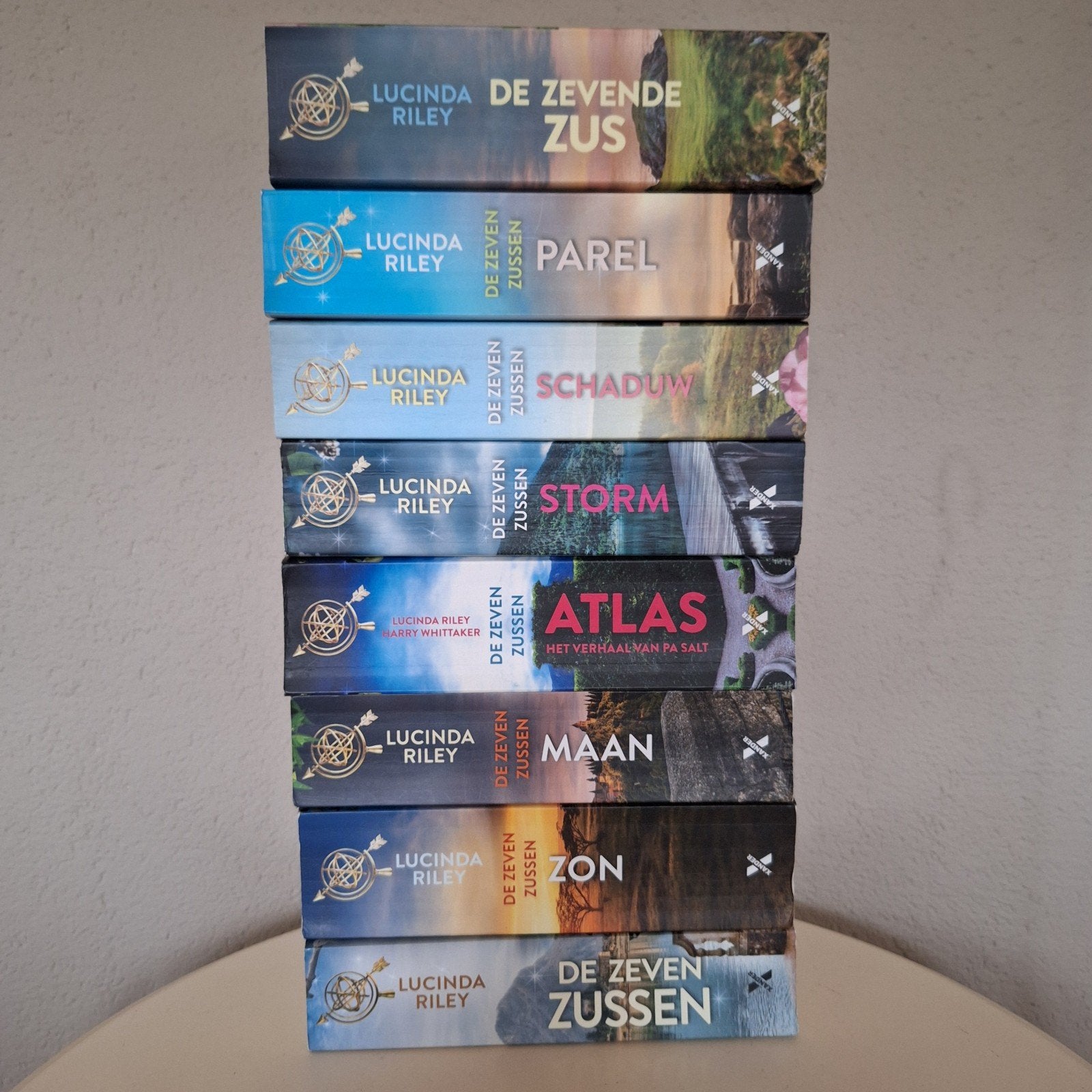 Complete serie De Zeven Zussen van Lucinda Riley, Boeken, Ophalen of Verzenden, Gelezen, Lucinda Riley