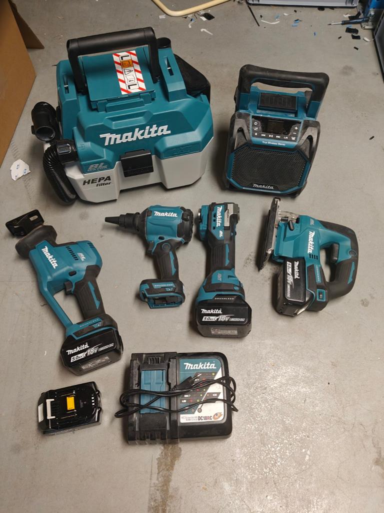 Makita 18V Accu Gereedschap Set - Compleet & Weinig Gebruikt, Info@makita.nl, Makita, Ophalen of Verzenden, Zo goed als nieuw