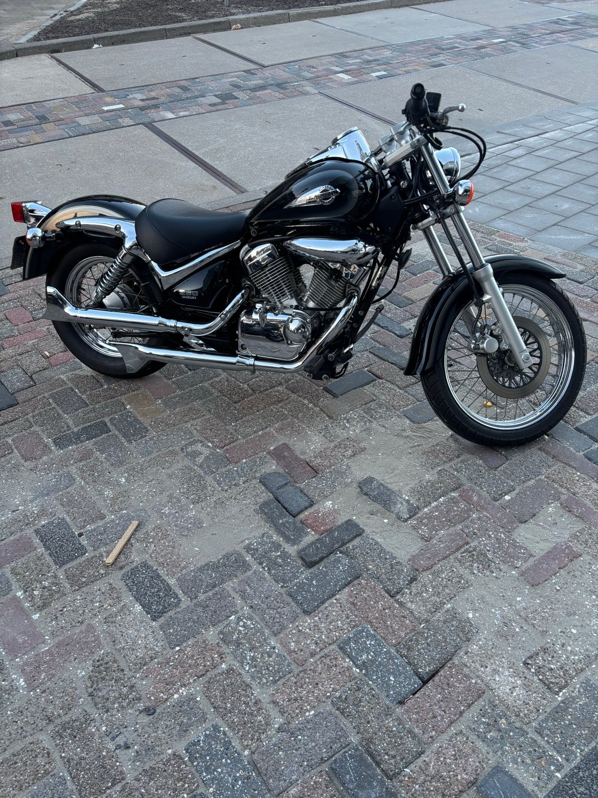 Suzuki Intruder 250LC - Zwarte Chopper met lage km-stand, 2 cilinders, Chopper, Gebruikt, Particulier