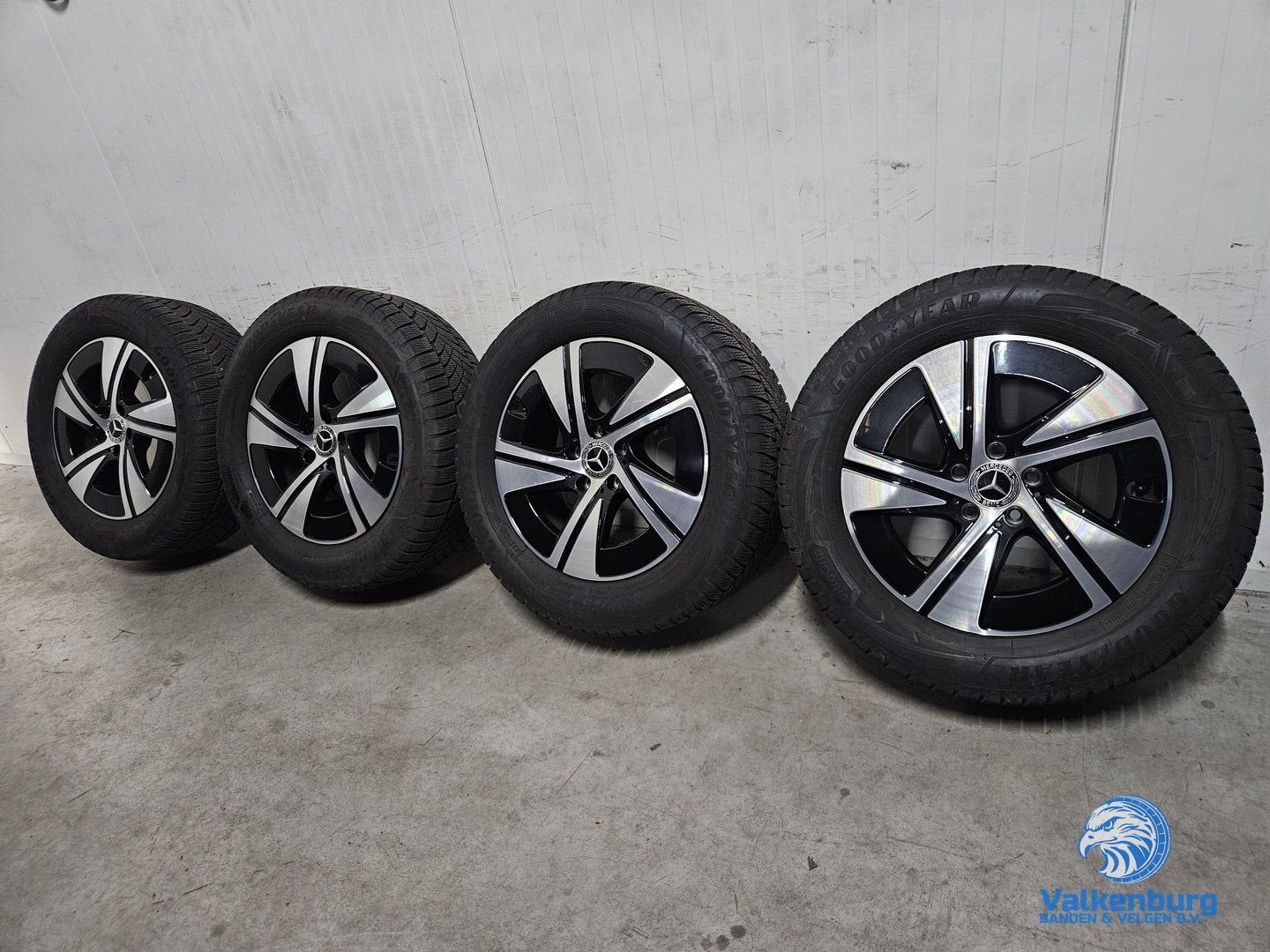 7mm! Originele Mercedes Vito V-klasse EQV Facelift 2024 W447, Auto-onderdelen, Banden en Velgen, -, -, Banden en Velgen, 17 inch