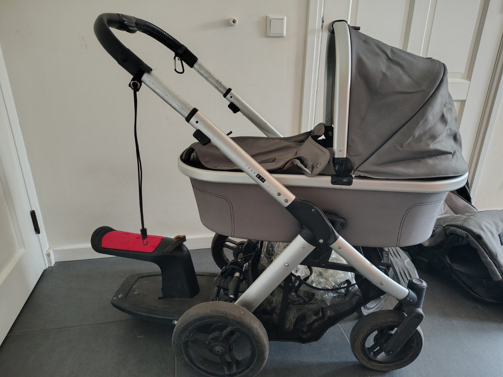 Foto 3 van 3 delige kinderwagen (merk Transit)