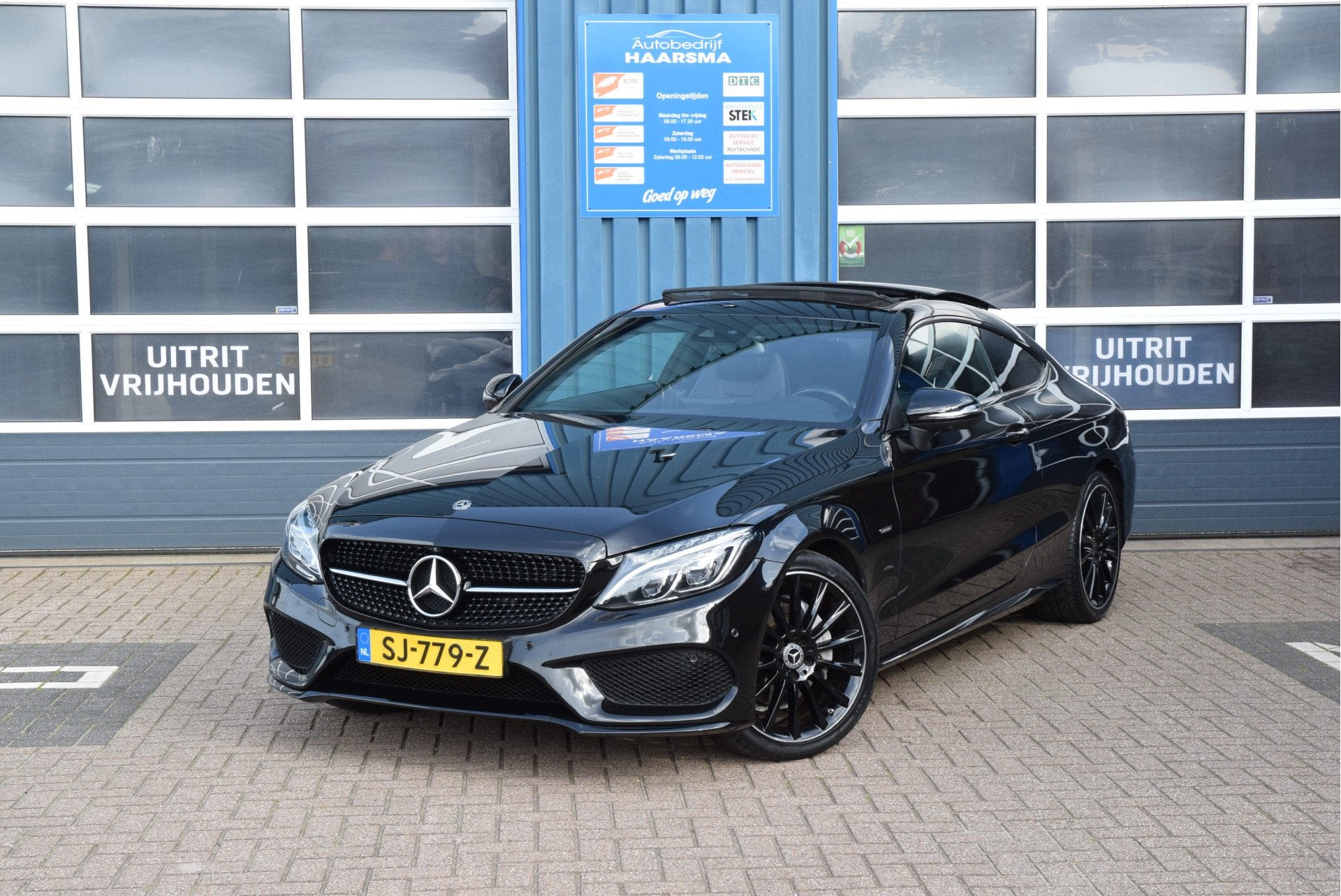 Mercedes-Benz C-Klasse Coupé 180 Premium Plus AMG Night-Edi, Auto's, Automaat, Dealer onderhouden, Achterwielaandrijving, 4 stoelen