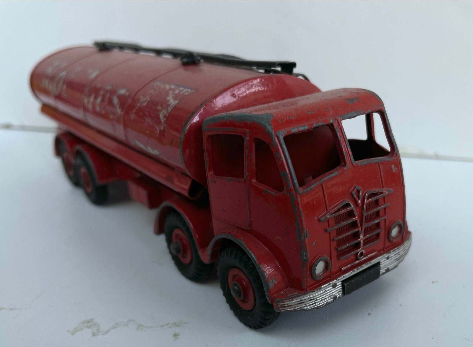Vintage Dinky Toys Foden Mobilgas Tankwagen - Rood, Ophalen of Verzenden