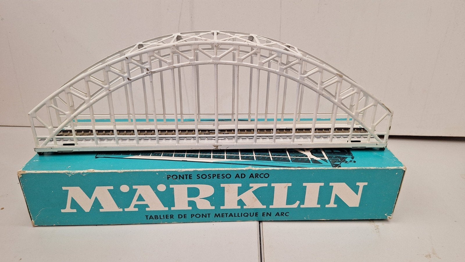 Märklin Boogbrug 7163 Wit - Zo goed als nieuw, Wisselstroom, Brug, Tunnel of Gebouw, Ophalen of Verzenden, Zo goed als nieuw