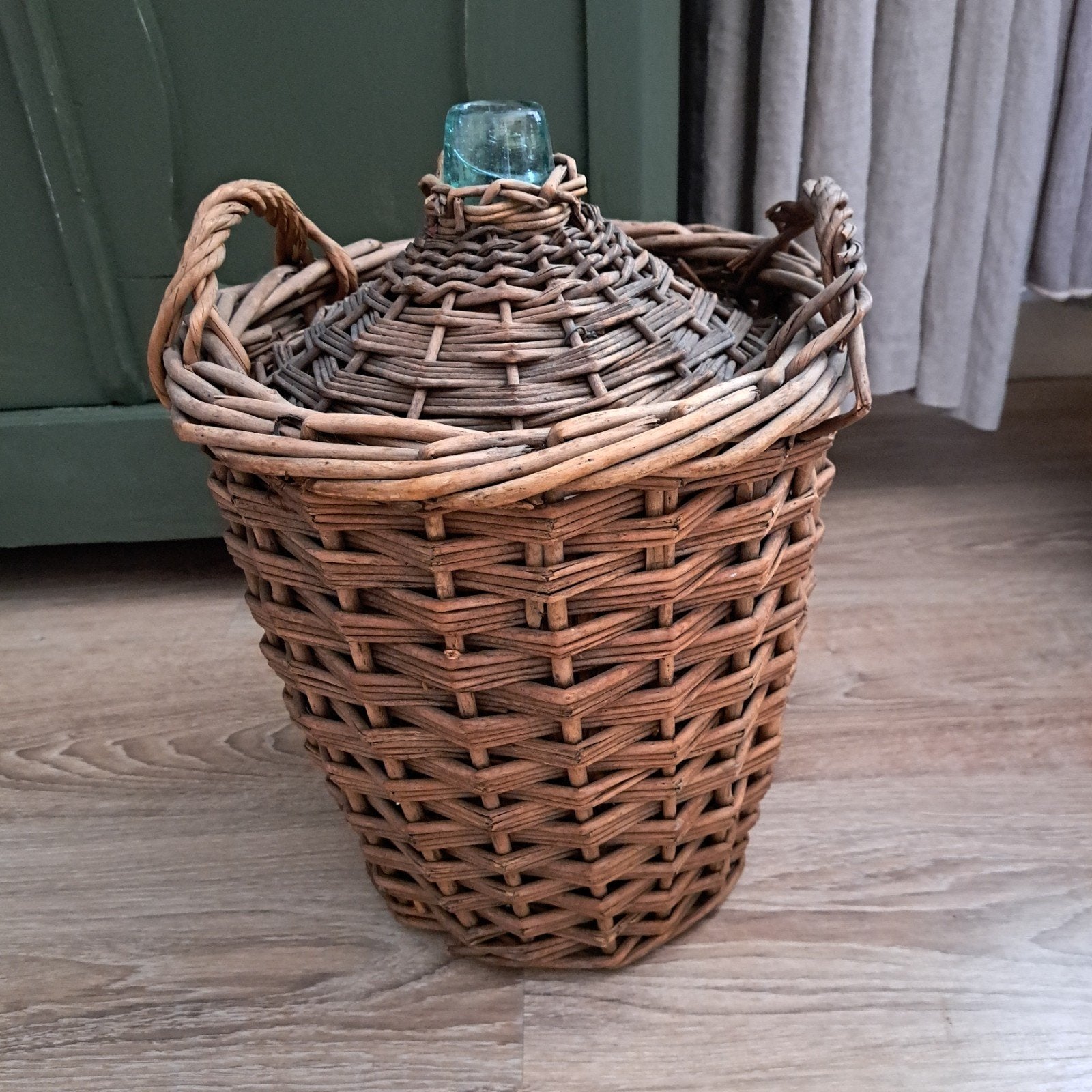 Vintage rieten mand met glazen fles - Brocante decoratie, Ophalen
