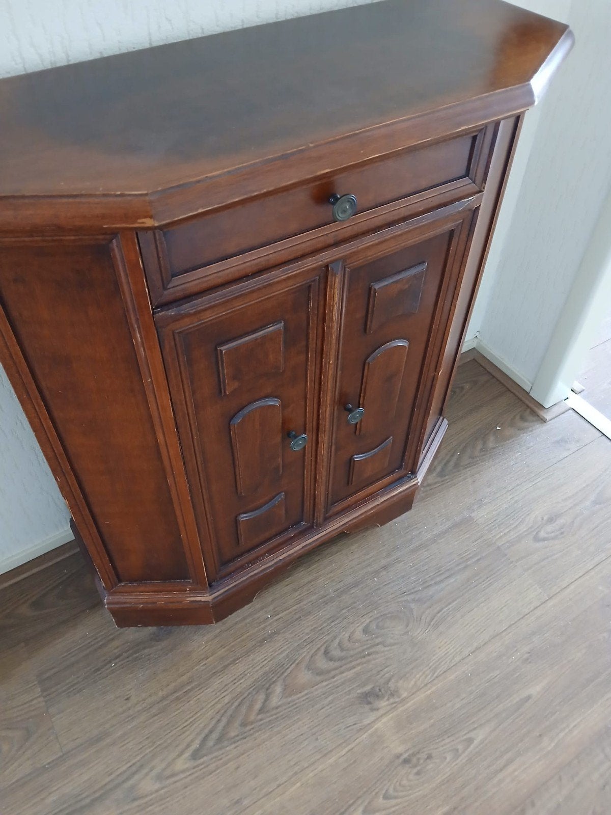 Vintage houten hoekkastje met lade en deurtjes, Ophalen, Gebruikt