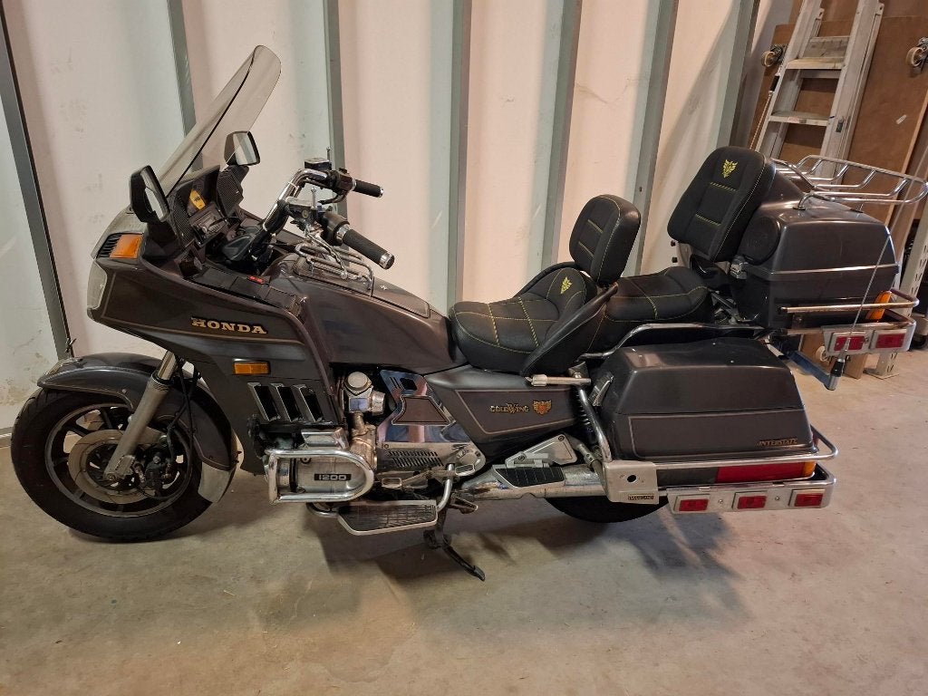 Honda Goldwing GL 1200, interstate, 4 cilinders, Toermotor, 1200 cc, Handgeschakeld
