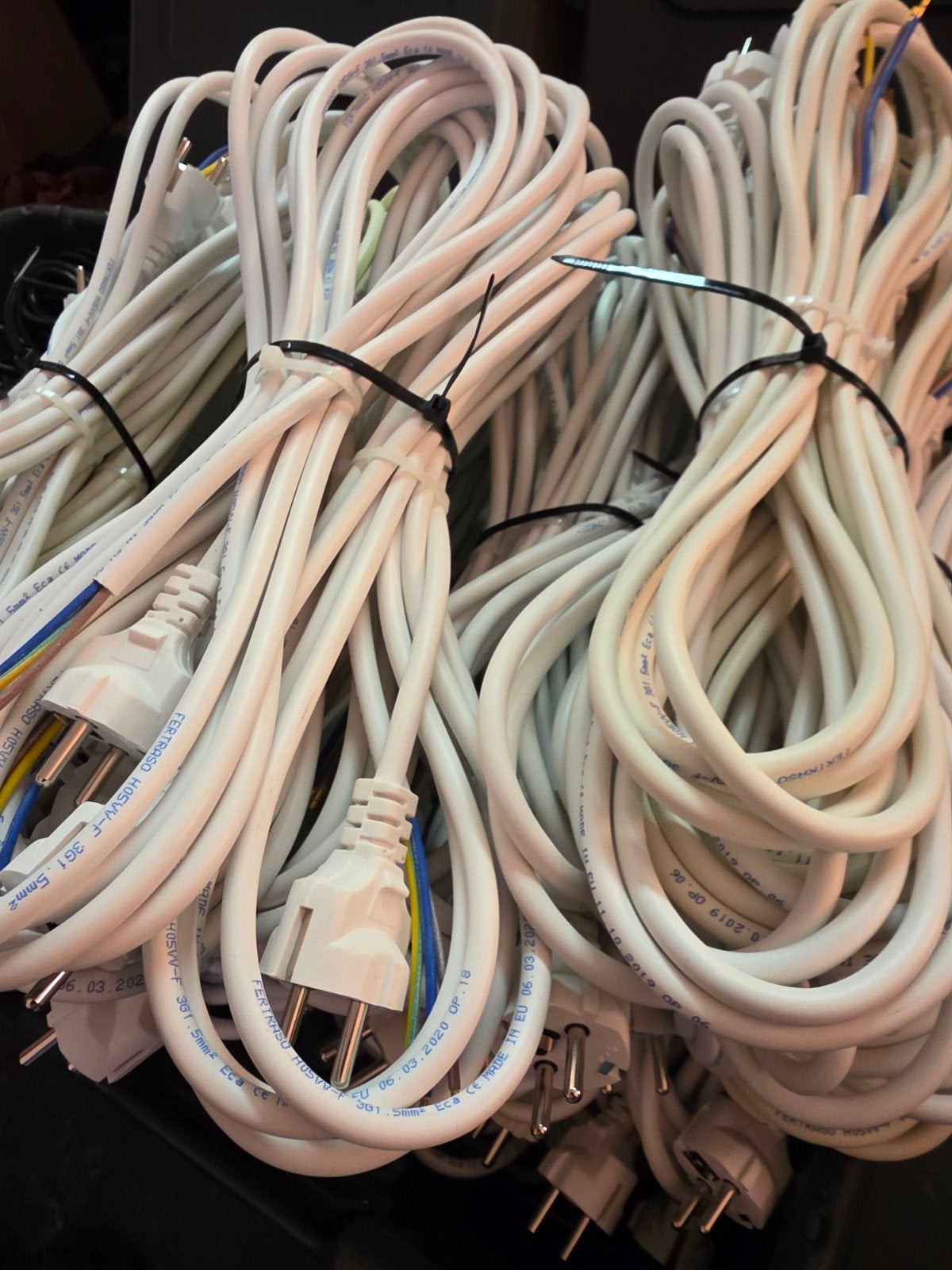 Electra kabel netsnoer 4m, 2m, 1.5m apparaatsnoer C13 C14, Doe-het-zelf en Verbouw, Elektra en Kabels, Ophalen of Verzenden, Nieuw