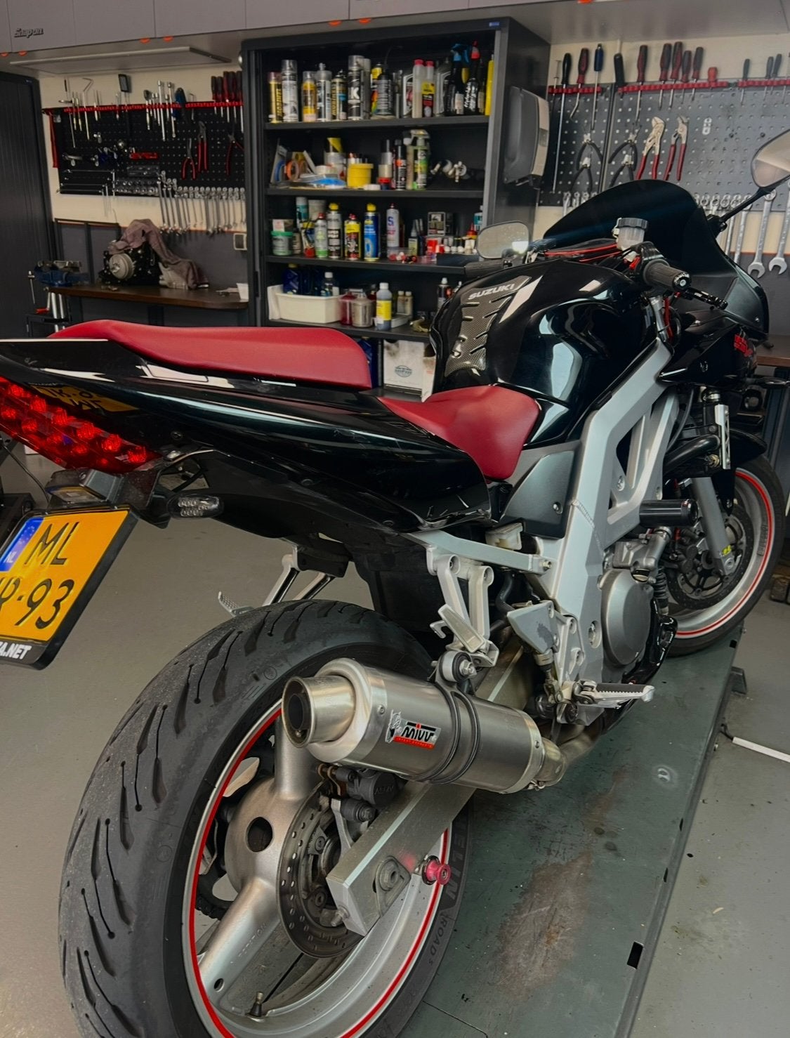 Suzuki SV650s zwart rode motor perfecte staat tunes, Motoren, 2 cilinders, Sport, Particulier