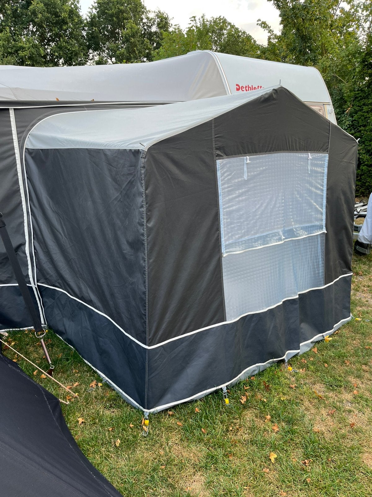 Dorema Garda uitbouw/erker incl. Slaapcabine, Caravans en Kamperen, Tenten, Ophalen, Zo goed als nieuw, Tot en met 3