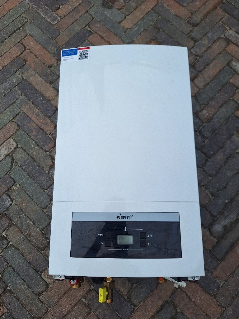 NEFIT PROLINE NxT HRC24 CW 4 CV KETEL INCL. DAKDOORVOER, Ophalen, 30 tot 80 cm, Gebruikt, Hoog rendement (Hr)
