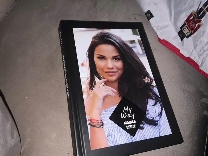 My Way - Monica Geuze (Boek), Verzenden, Zo goed als nieuw, Overige onderwerpen, Monica Geuze