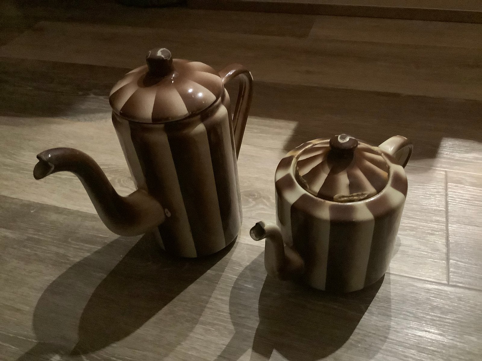 Vintage bruin gestreepte koffiepot en theepot, Antiek en Kunst, Ophalen of Verzenden