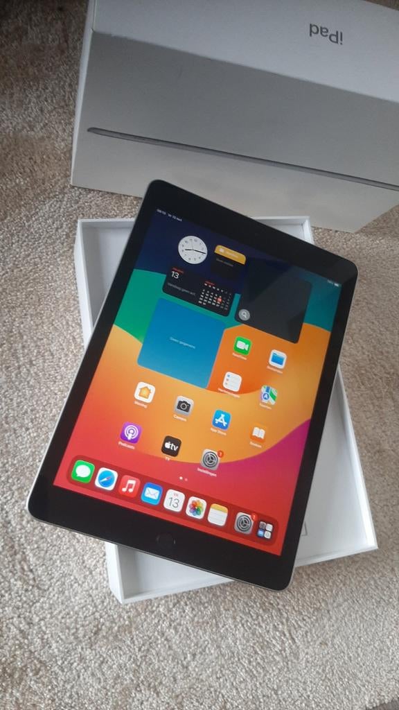 2x Apple Ipad 6e Generatie Space Grey Nieuwstaat!!, Computers en Software, Apple iPads, 10 inch, 32 GB, Apple iPad, Ophalen of Verzenden
