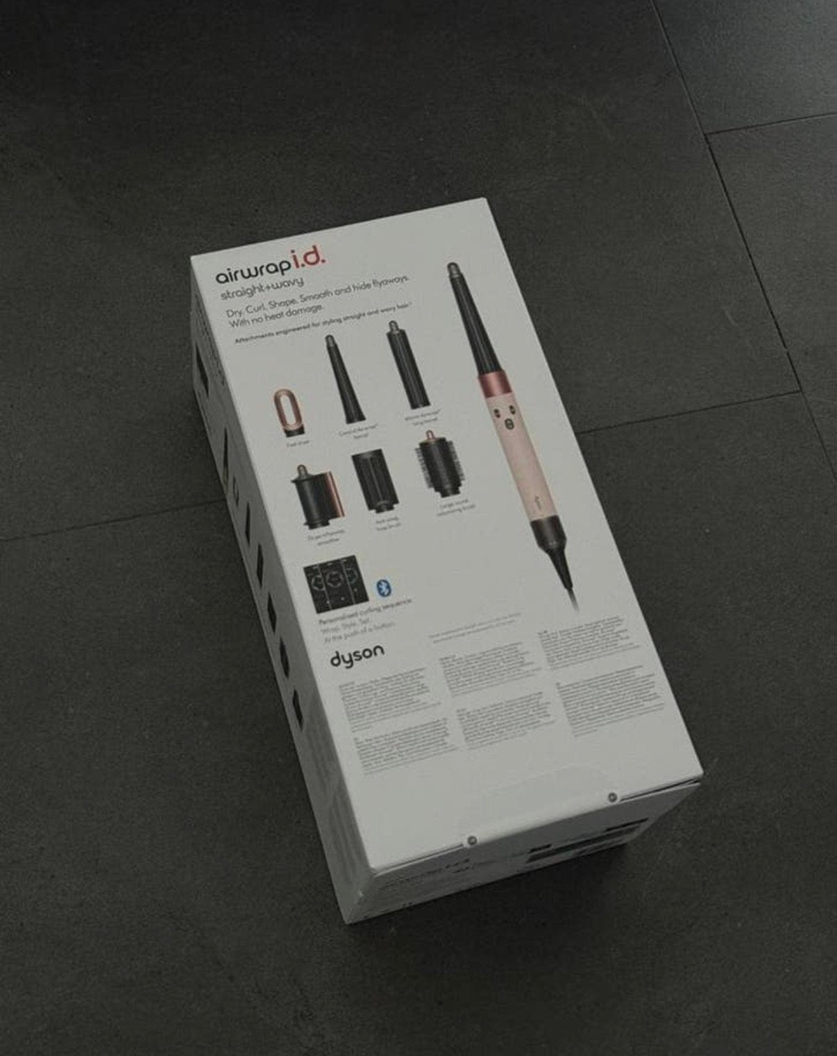 Dyson Airwrap straight + wavy NIEUW (ongebruikt geseald), Ophalen of Verzenden, Zo goed als nieuw, Föhn of Haardroger