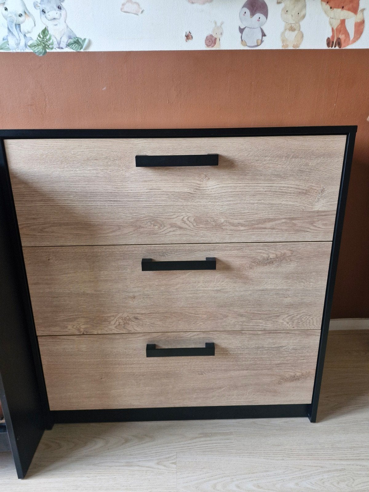 Foto 2 van Complete babykamer: ledikant, commode & kledingkast