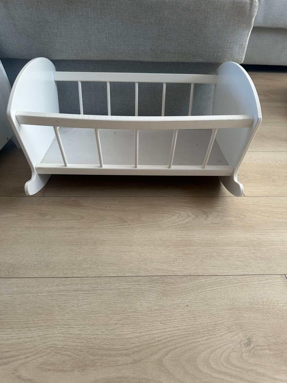 Houten poppenbedje - Schommelbaar, Ophalen, Babypop
