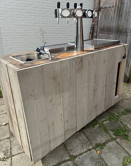 Mobiele buiten tap met 4 tapkranen en koeling, Ophalen, Gebruikt, Overige merken