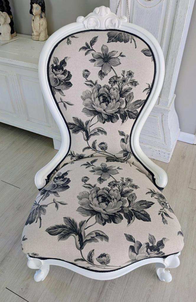 Elegante stoel(nursing chair) met bloemenprint, wit en zwart, Ophalen of Verzenden