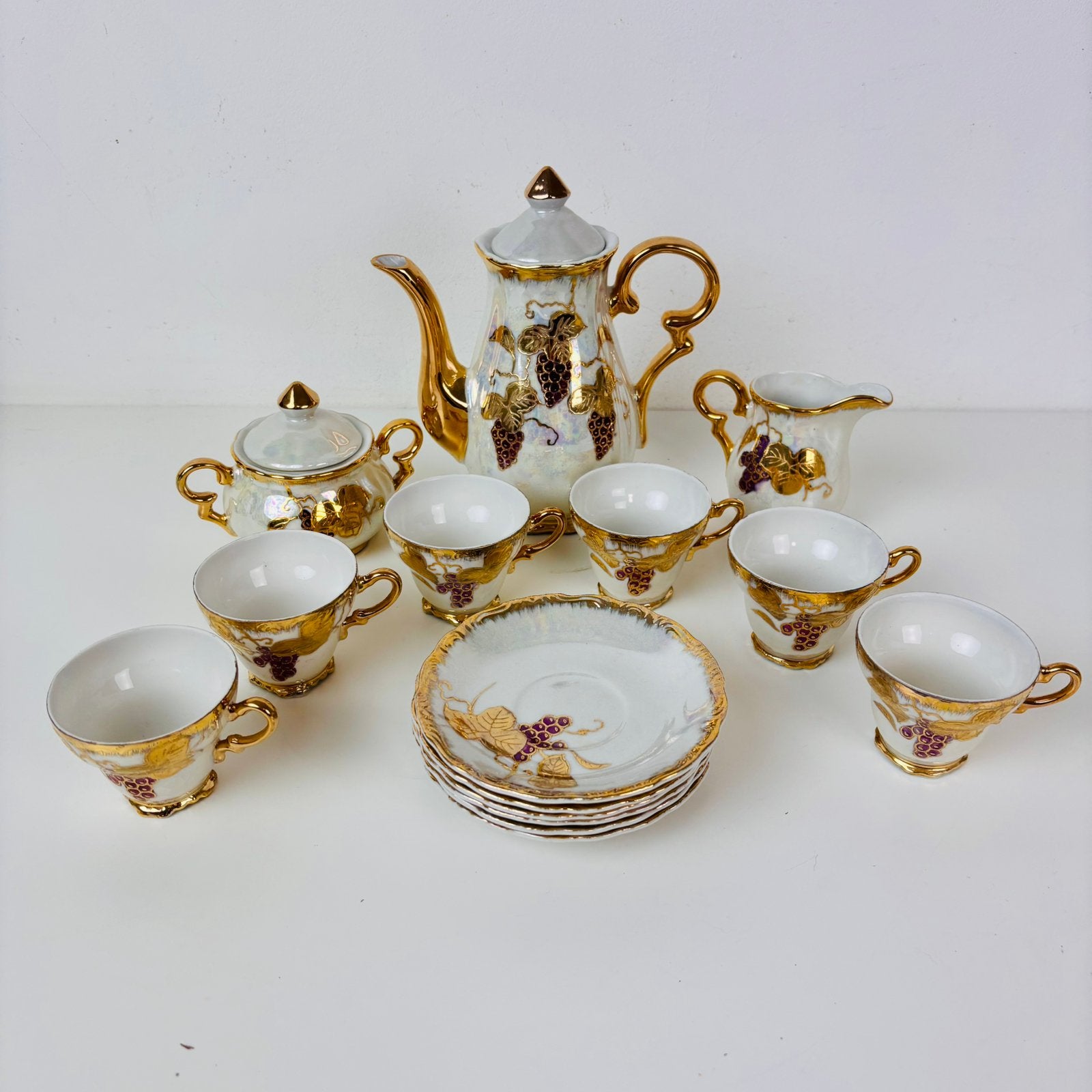 Verguld porseleinen koffieservies / theeservies met druiven, Overige typen, Ophalen of Verzenden, Zo goed als nieuw, Overige stijlen