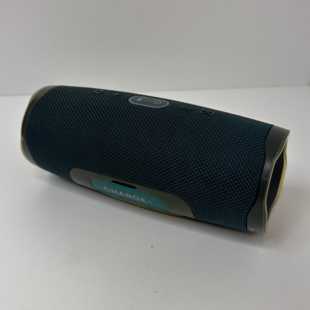 JBL Charge 4 | Bluetooth Speaker | Nette staat, JBL, Zo goed als nieuw, Support@jbl.com, 400 Atlantic Street
Stamford, CT 06901
USA