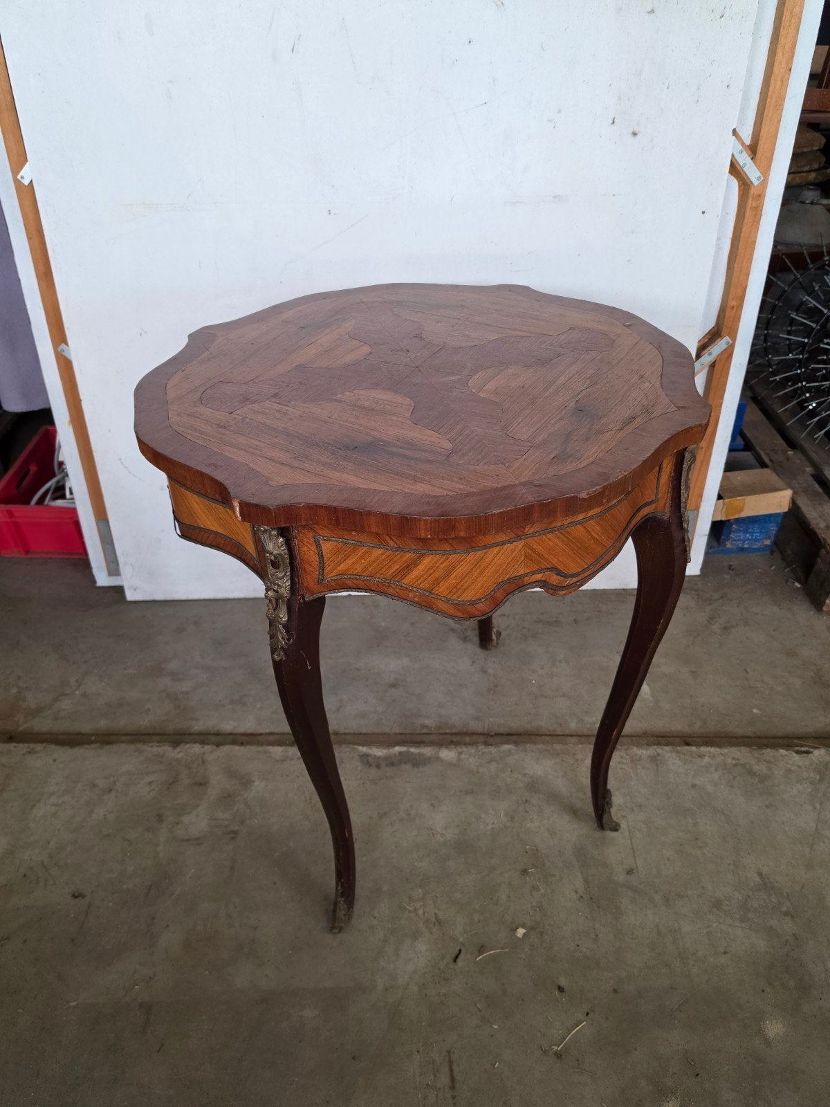 Anrieke houten bijzettafel in Louis  XV-stijl, Ophalen of Verzenden