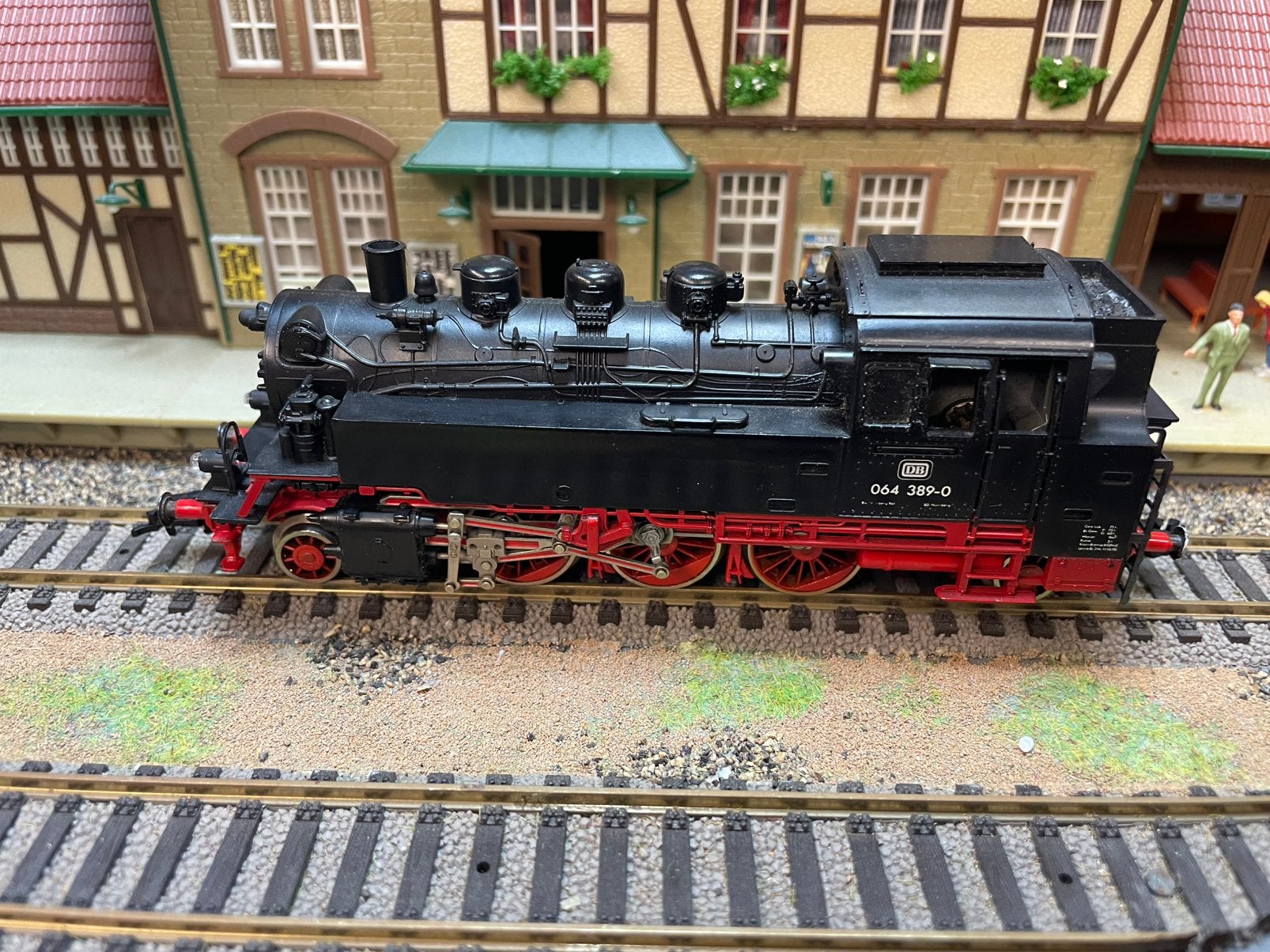 Een nette 4064 met kortkoppeling  Fleischmann, Gebruikt, Fleischmann, Ophalen of Verzenden, Gelijkstroom