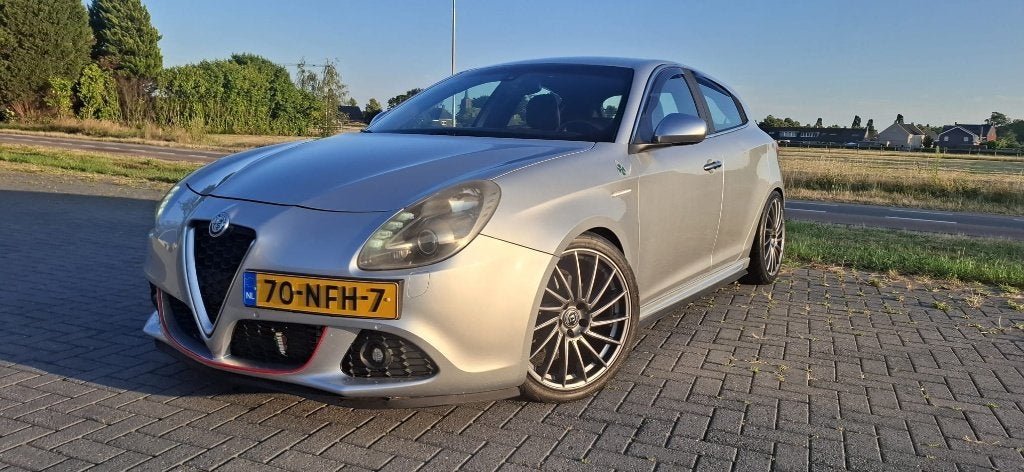 Alfa Romeo Giulietta 1.4 Turbo Apple Carplay Android Auto, Auto's, Alfa Romeo, Voorwielaandrijving, 4 cilinders, Origineel Nederlands